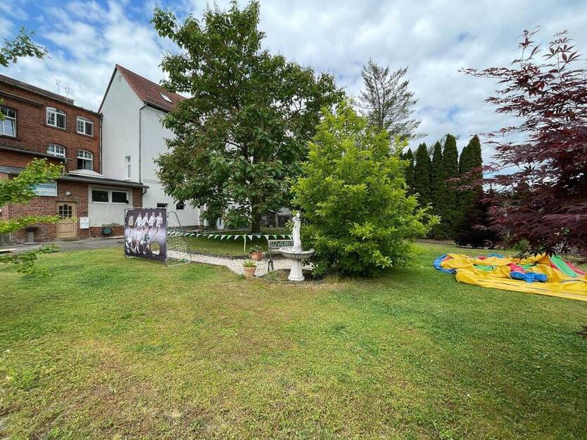 Ideal für die kleine Familie - Einbauküche und Stellplatz