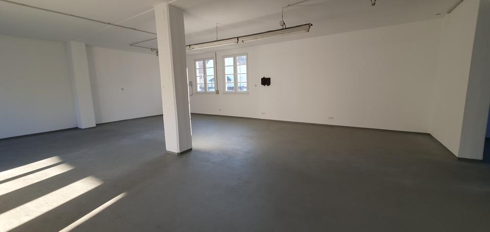 Lager- Mehrzweckfläche mit 130 m² in guter Lage – zimmer