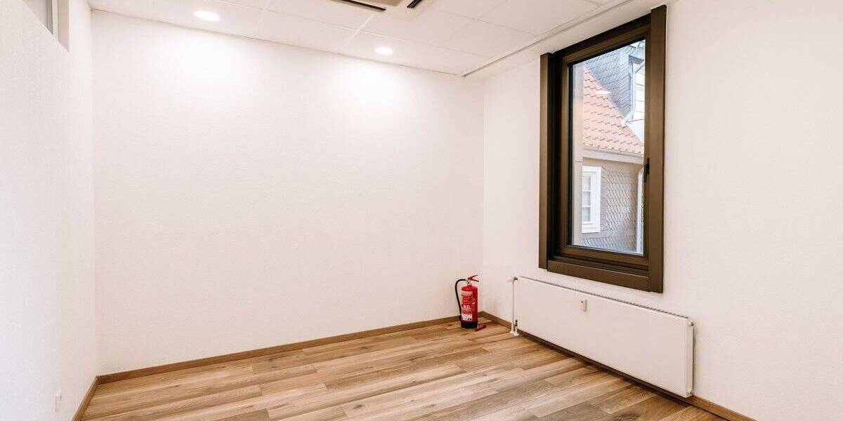Gewerbeobjekt Lippstadt Kernstadt - 1 Zimmer, 232 m&sup2;, 1.790&euro; | Angebot:25771815