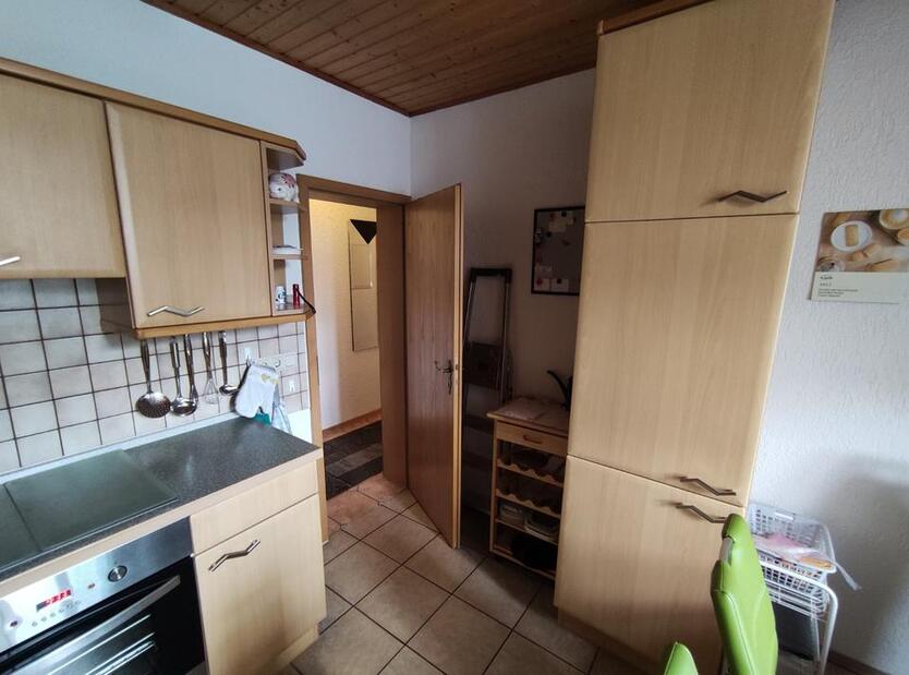 L34W4 - Tolle 3-Zimmer - DG-Wohnung in Vierfamilienhaus, Balkon, Gartennutzung zimmer