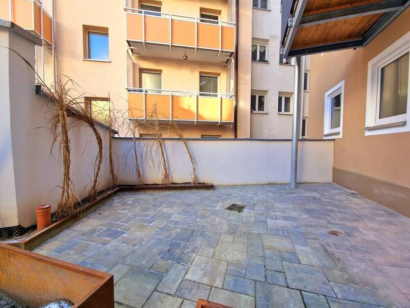 2 Zimmer Wohnung in St. Johannis-mit großer Terrasse!