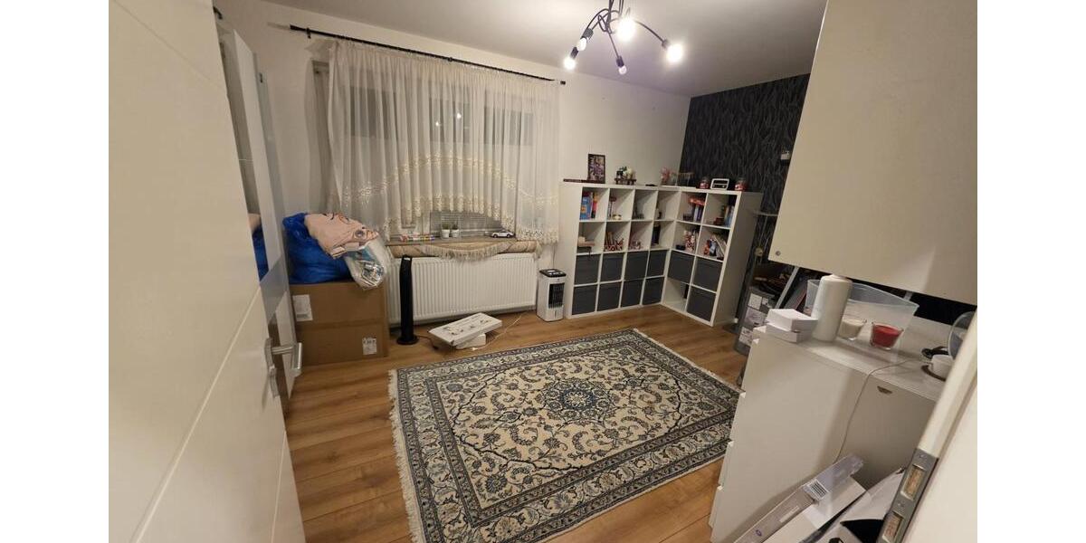 Erdgeschoßwohnung Hannover Linden-Limmer - 3 Zimmer, 130 m&sup2;, 1.500&euro; | Angebot:25925800