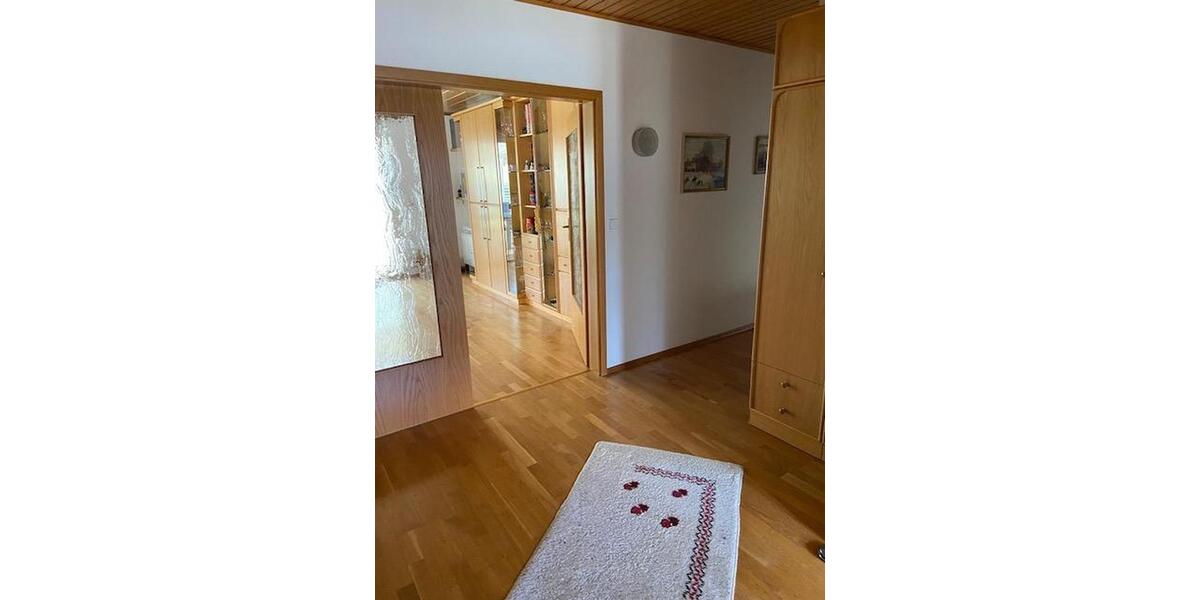 Erdgeschoßwohnung Bretten - 4.5 Zimmer, 130 m&sup2;, 1.160&euro; | Angebot:26699388