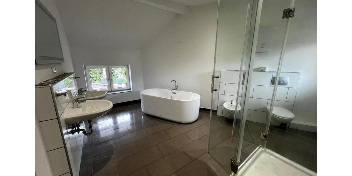 Dachgeschoßwohnung Ennepetal - 4 Zimmer, 900&euro; | Angebot:23531984