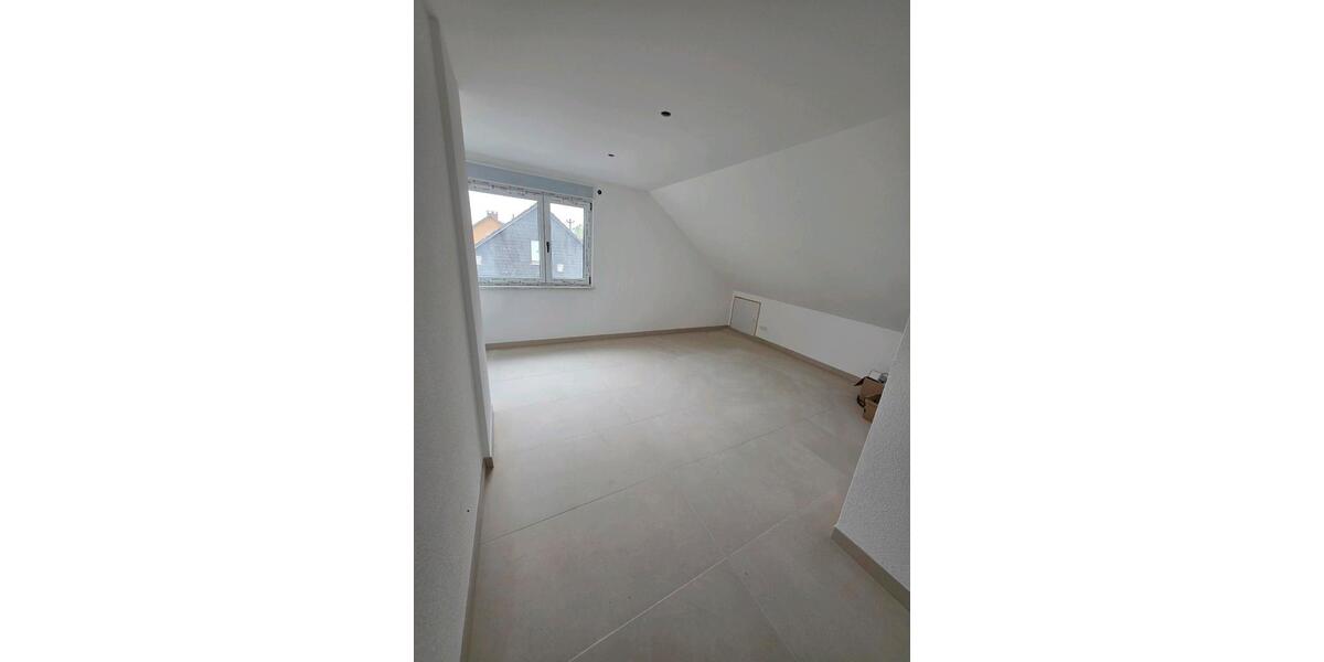 Dachgeschoßwohnung Rheinfelden (Baden) - 3 Zimmer, 80 m&sup2;, 1.200&euro; | Angebot:26400920