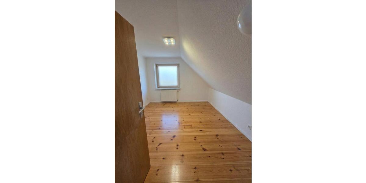 Etagenwohnung Bad Doberan - 4 Zimmer, 100 m&sup2;, 1.200&euro; | Angebot:25925314