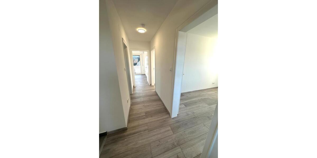 Erdgeschoßwohnung Iserlohn - 5 Zimmer, 105 m&sup2;, 1.400&euro; | Angebot:25405195
