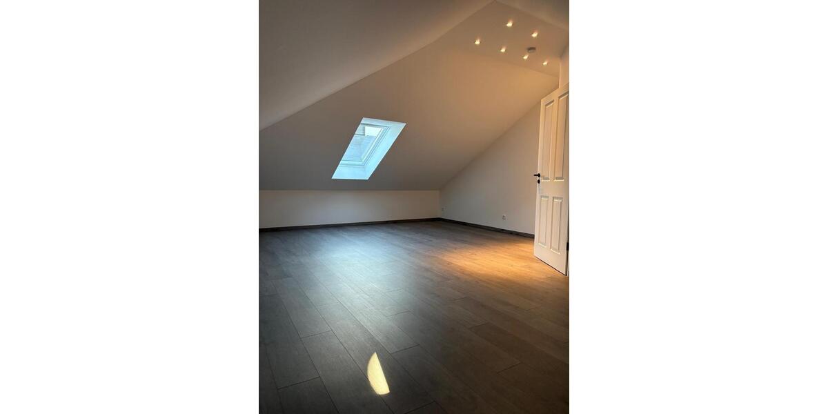 Etagenwohnung Langerwehe - 5 Zimmer, 200 m&sup2;, 1.999&euro; | Angebot:25311559