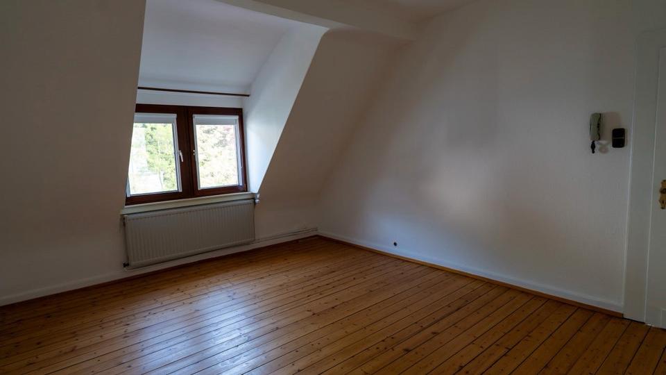 Dachgeschoßwohnung Saarbrücken St. Arnual - 3 Zimmer, 80 m&sup2;, 980&euro; | Angebot:26236826