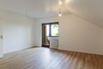 Renovierte 3-Zimmer Wohnung in ruhiger Lage von Pellingen - Dachgeschoßwohnung Pellingen | Angebot:27225332