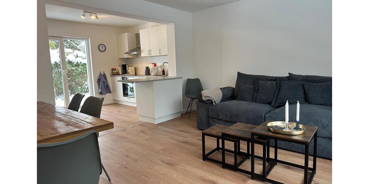 Etagenwohnung Ahrensburg - 4 Zimmer, 110 m&sup2;, 2.500&euro; | Angebot:26579116