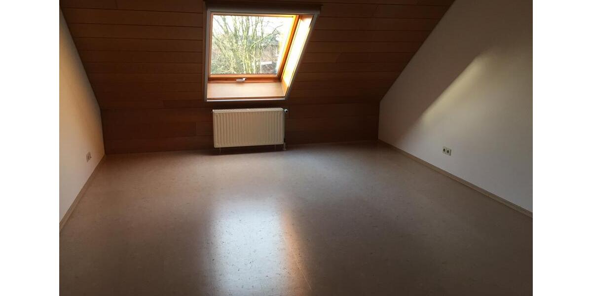 Dachgeschoßwohnung Kleve - 3 Zimmer, 102 m&sup2;, 756&euro; | Angebot:26062542