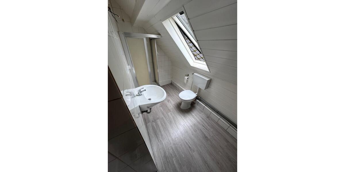 Dachgeschoßwohnung Siegen - 2 Zimmer, 50 m&sup2;, 450&euro; | Angebot:26101907