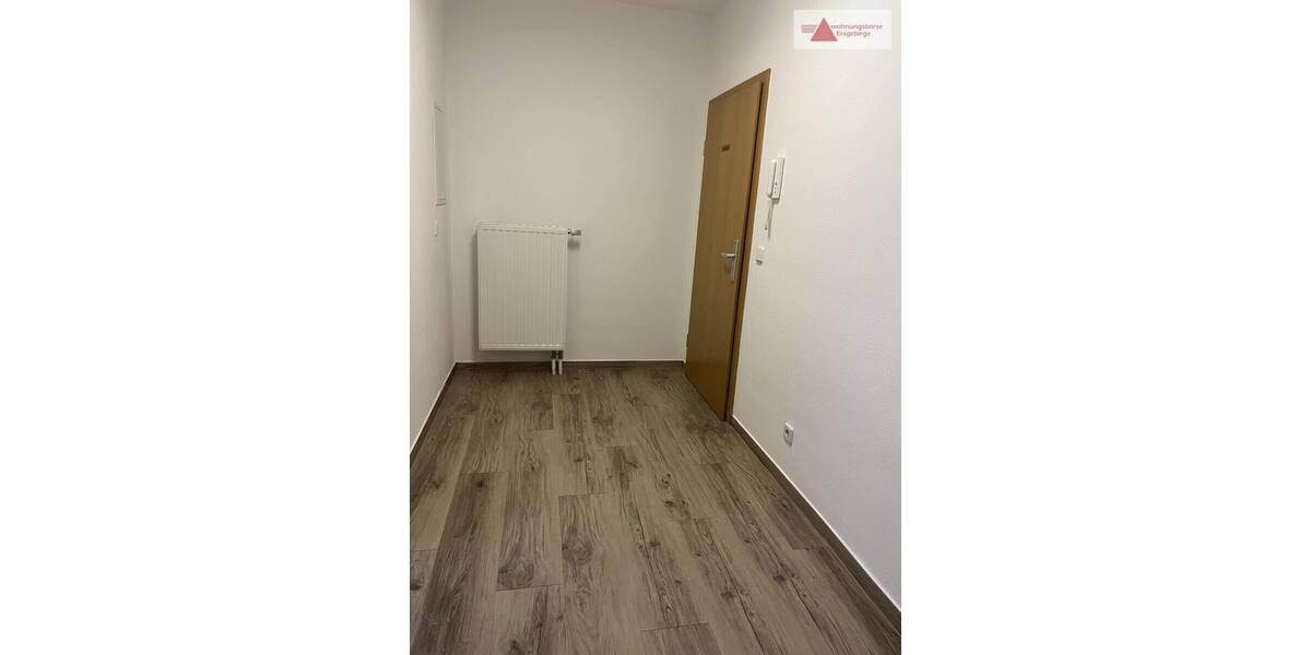 Etagenwohnung Hohenstein - Ernstthal Hohenstein-Ernstthal - 3 Zimmer, 84 m&sup2;, 490&euro; | Angebot:26435633