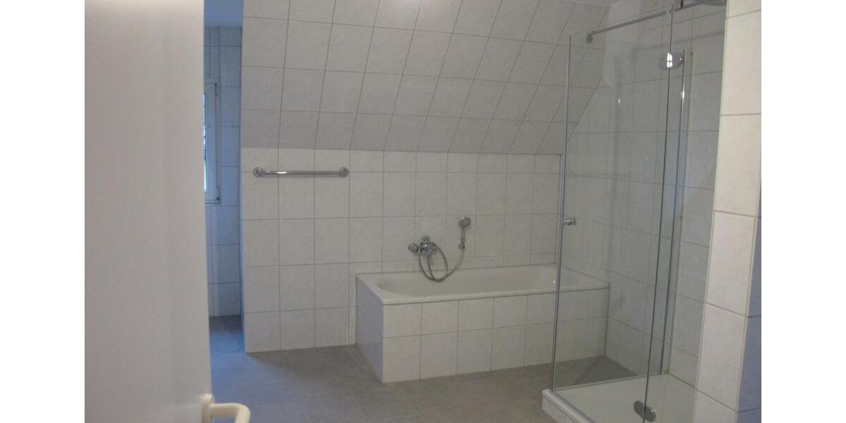 Dachgeschoßwohnung Gelsenkirchen - 3.5 Zimmer, 89 m&sup2;, 844&euro; | Angebot:24704179