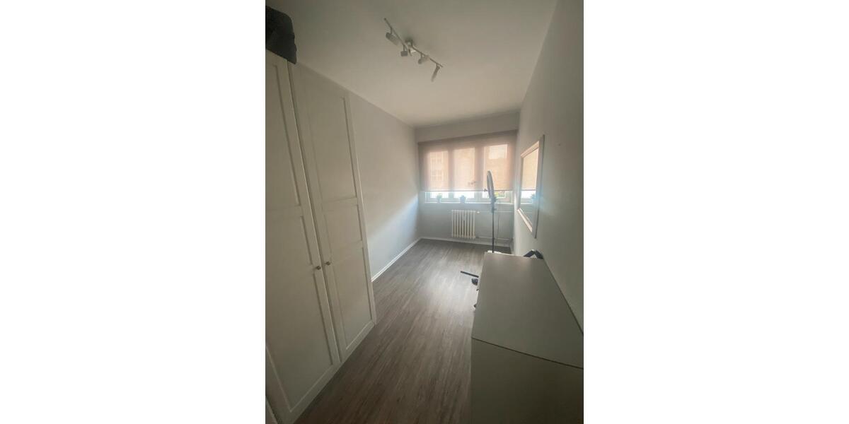 Helles WG-Zimmer in Berlin Charlottenburg Nähe Ku’damm Frauen-WG 1 zimmer