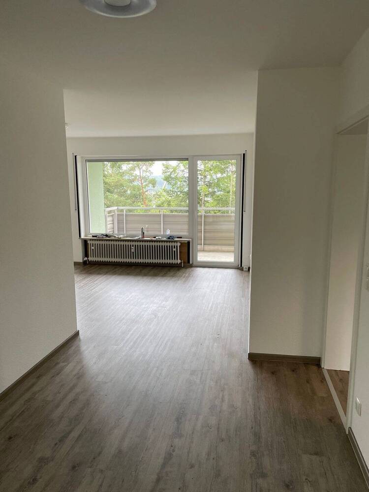 Komplett Renovierte 3 12 Zimmer Wohnung