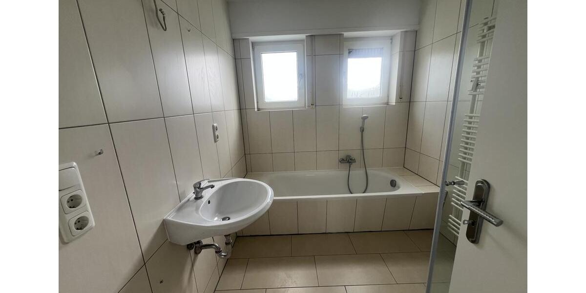 Etagenwohnung Porta Westfalica - 4 Zimmer, 124 m&sup2;, 850&euro; | Angebot:24812023