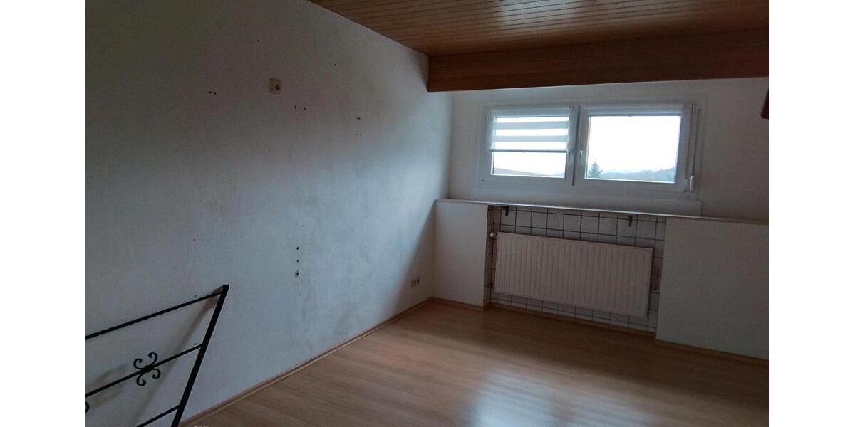 Etagenwohnung Schiffweiler - 2 Zimmer, 90 m&sup2;, 600&euro; | Angebot:24673812