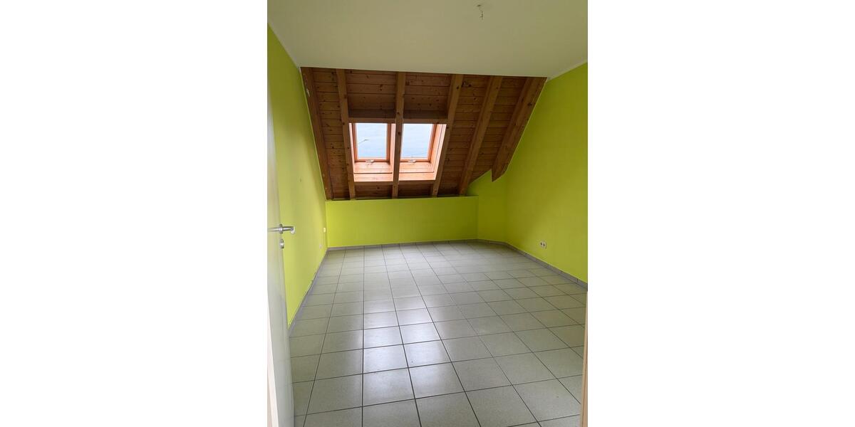 Etagenwohnung Nörvenich - 3 Zimmer, 140 m&sup2;, 1.400&euro; | Angebot:27611990