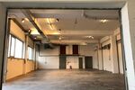 Verkehrsgünstige Gewerbehalle m. Sanitärräumen, eigenem Tor und 2 Parkplätzen provisionsfrei zimmer