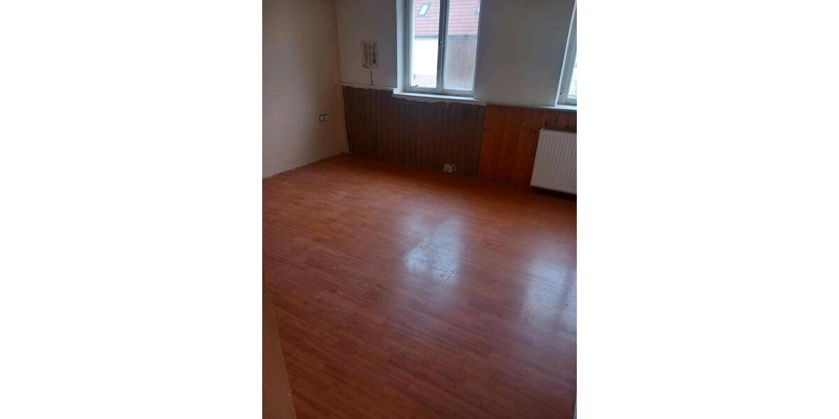 Einfamilienhaus Laichingen - 7 Zimmer, 159 m&sup2;, 1.700&euro; | Angebot:25055511