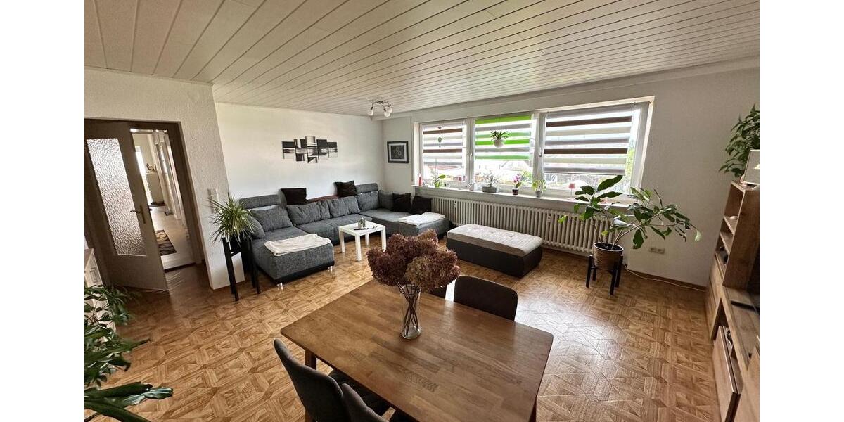 Familienfreundliche, helle 5 Raum-Wohnung mit Garage und Keller zimmer