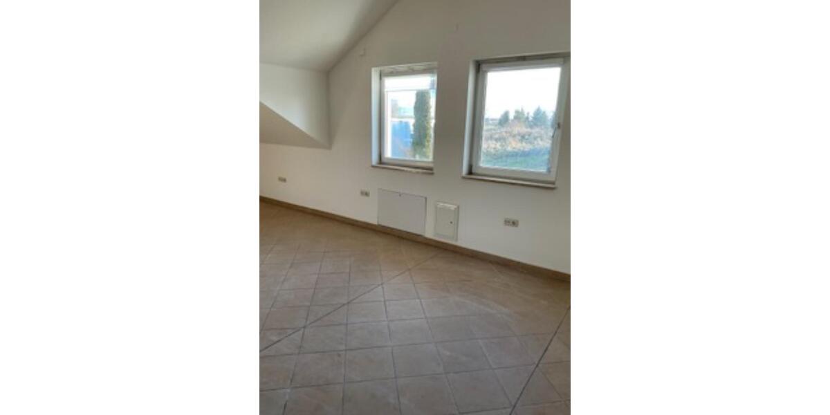 Dachgeschoßwohnung Weißenfels - 2 Zimmer, 143 m&sup2;, 999&euro; | Angebot:25252564