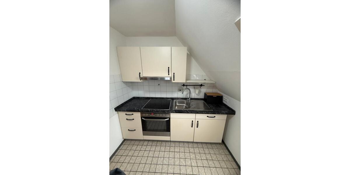 Dachgeschoßwohnung Neu-Ulm Ludwigsfeld - 1 Zimmer, 14 m&sup2;, 360&euro; | Angebot:24842942