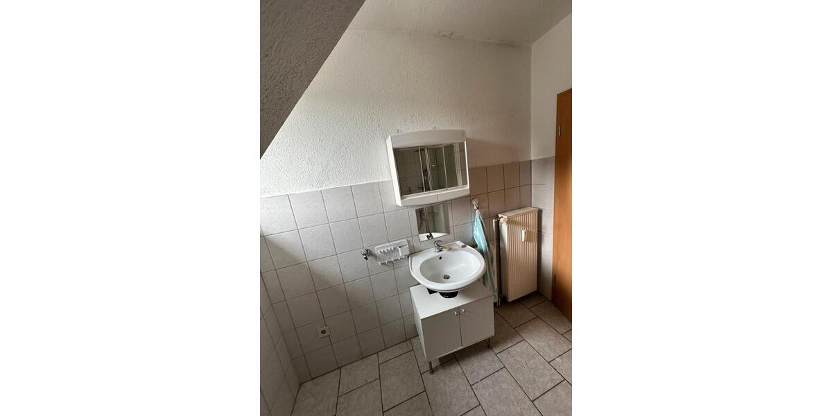 Dachgeschoßwohnung Kirchhundem - 6 Zimmer, 100 m&sup2;, 900&euro; | Angebot:26534191