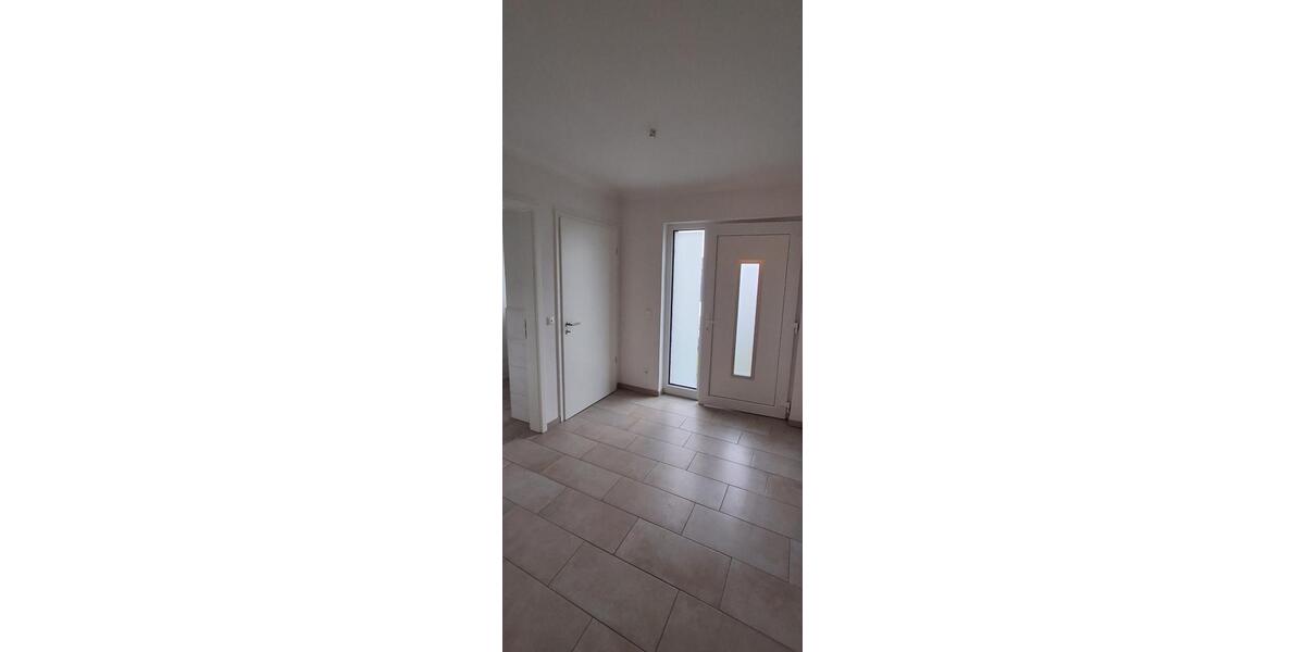 Bungalow Zetel - 3 Zimmer, 100 m&sup2;, 995&euro; | Angebot:25049152