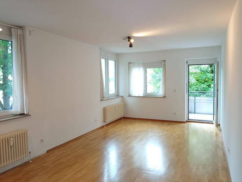 Schöne 2,5 Zimmerwohnung mit Balkon