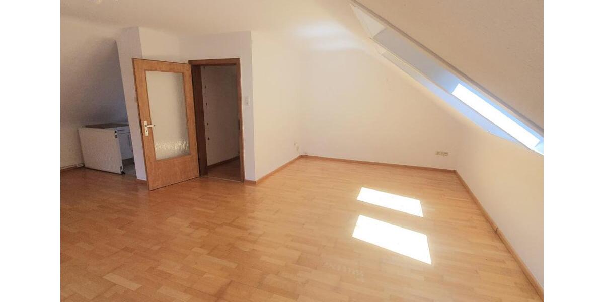 2-ZKB Mietwohnung mit Dachterrasse in ruhiger Lage 