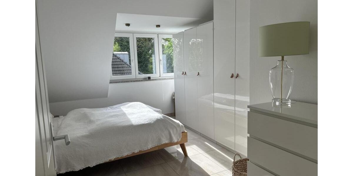 Dachgeschoßwohnung München Pasing-Obermenzing - 4 Zimmer, 98 m&sup2;, 2.250&euro; | Angebot:26653024