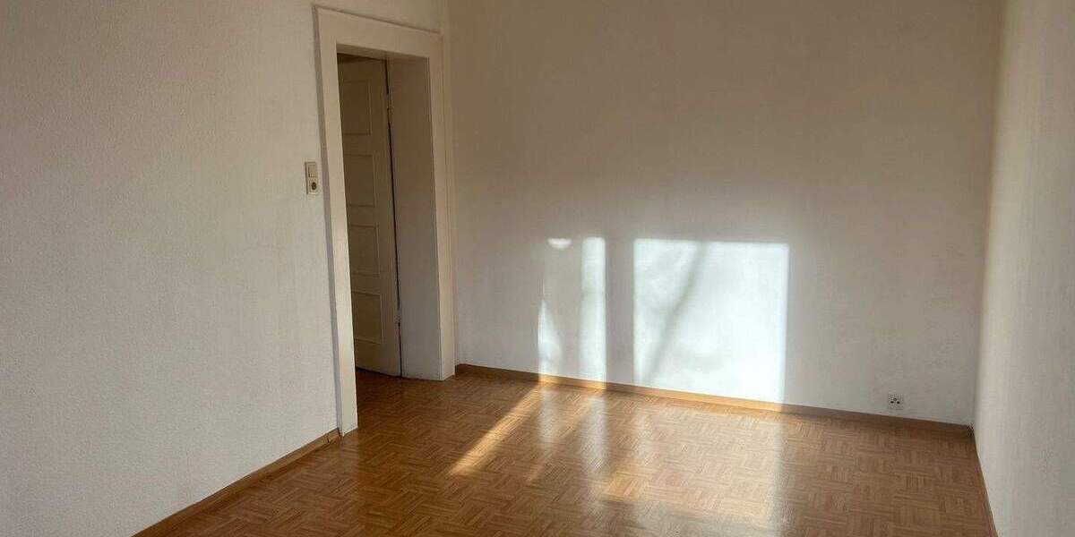 Zimmer Halle (Saale) Damaschkestraße - 2 Zimmer, 49 m&sup2;, 400&euro; | Angebot:25996372