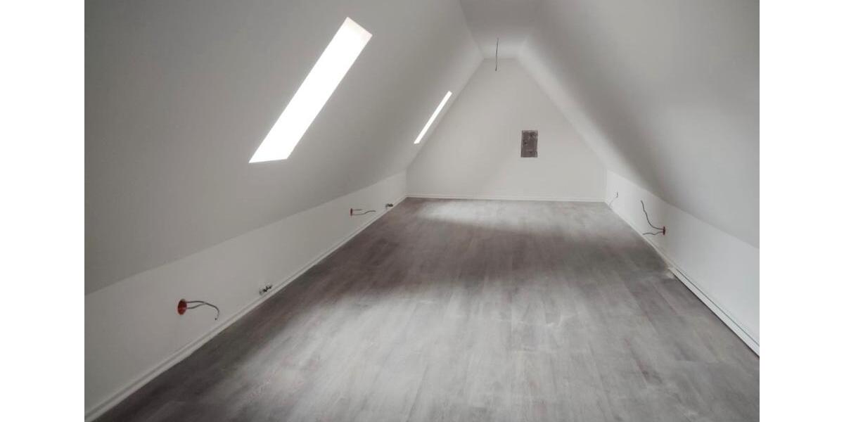 Dachgeschoßwohnung Sulz am Neckar - 3 Zimmer, 70 m&sup2;, 650&euro; | Angebot:25219359