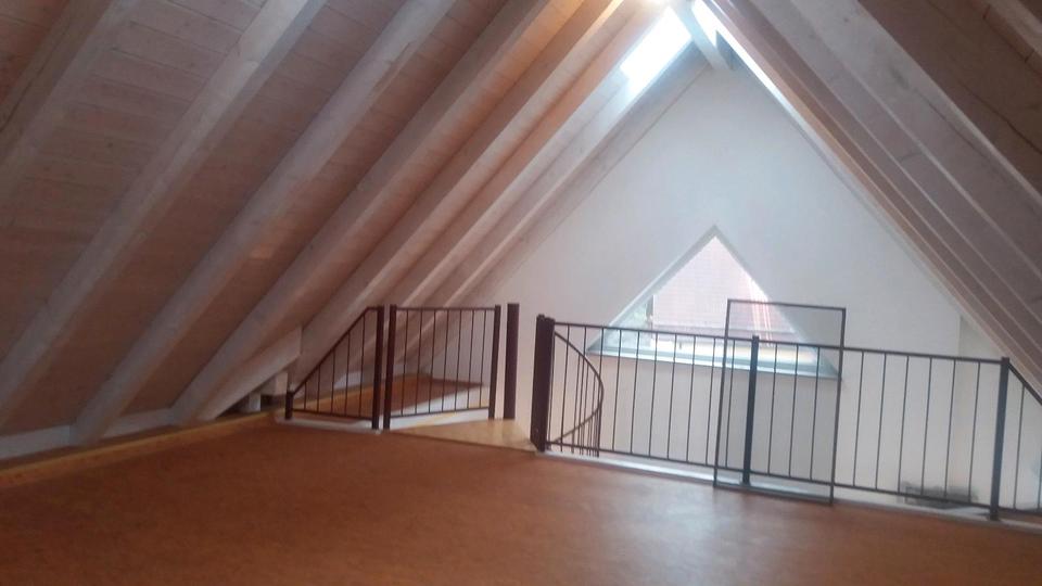 Dachgeschoßwohnung Velburg - 4 Zimmer, 105 m&sup2;, 840&euro; | Angebot:26050543