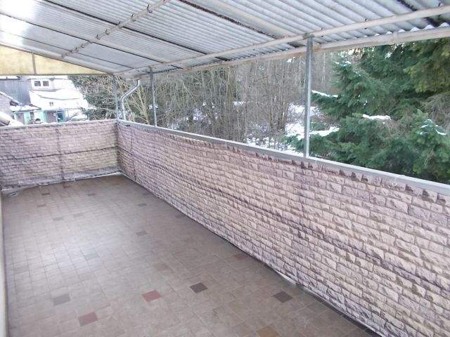Schicke Wohnung in Top Zustand mit, überdachtem Balkon im 1. OG eines 3 FHS in St. Ingbert - Rohrbach