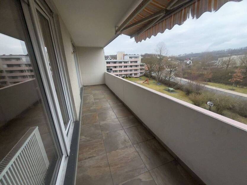## sofort Freie-neu Renovierte 3-Zimmerwohnung mit großen Balkon & TG in 97076 Würzburg Lengfeld ##