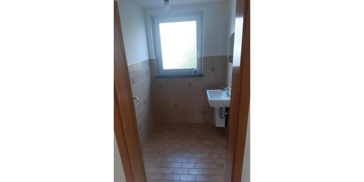 Erdgeschoßwohnung Meßstetten - 3 Zimmer, 87 m&sup2;, 700&euro; | Angebot:24744031