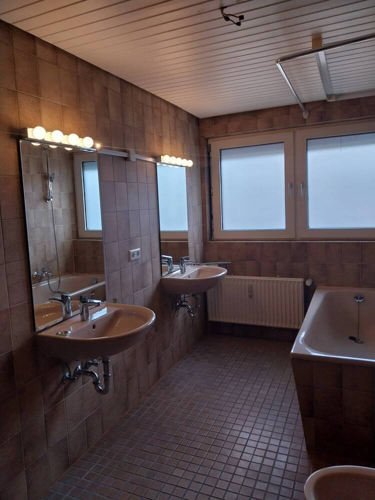 große Dachgeschoßwohnung mit Ausblick