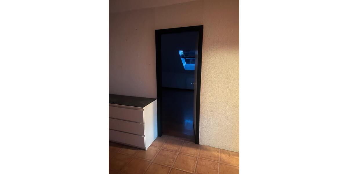 Dachgeschoßwohnung Gelsenkirchen Ückendorf - 2 Zimmer, 49 m&sup2;, 450&euro; | Angebot:25237079