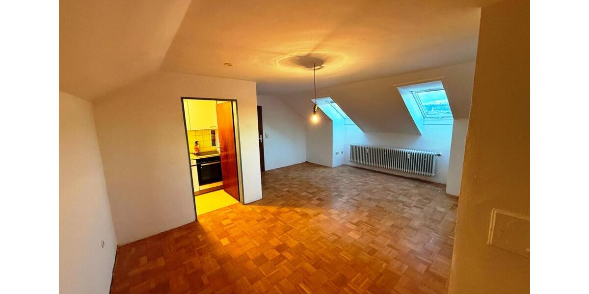 Geschmackvolle, renovierte DG-Whg mit 1,5 Räumen und Einbauküche 1.5 zimmer