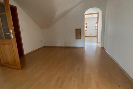 Wohnung Tiefenbach - 2 Zimmer, 90 m&sup2;, 500&euro; | Angebot:25043742