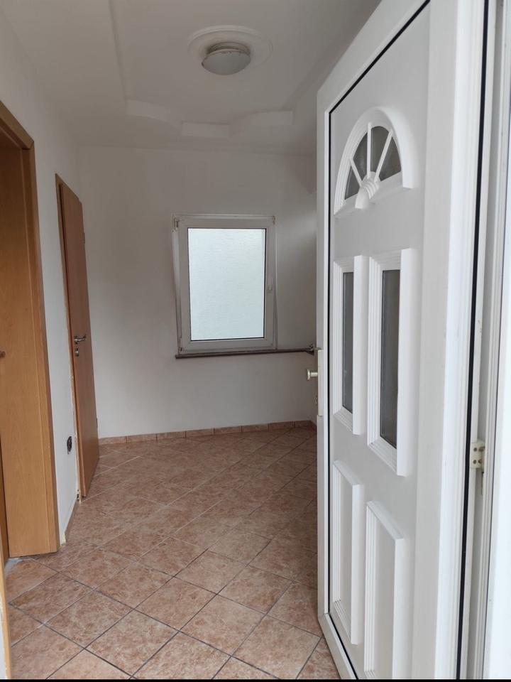 Neu renoviertes Einfamilienhaus mit Garten & Stellplatz