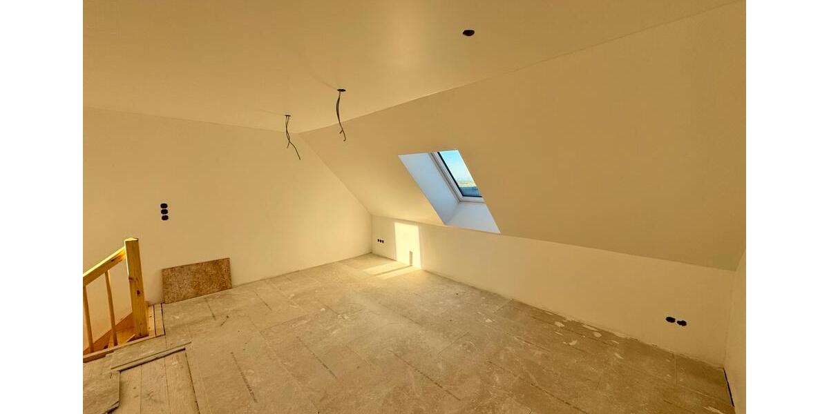 Dachgeschoßwohnung Tating - 4 Zimmer, 105 m&sup2;, 1.550&euro; | Angebot:26663493