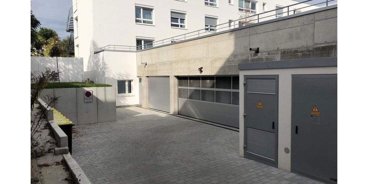 Ebenerdige neuwertige Lagerfläche mit Büro zu vermieten zimmer