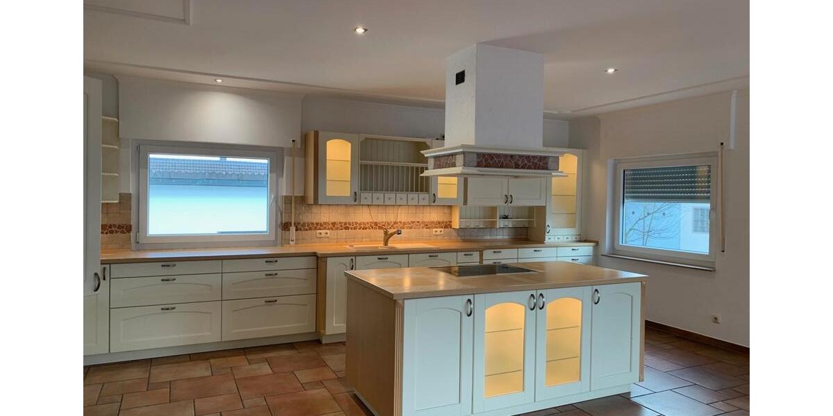 Etagenwohnung Königswinter - 4 Zimmer, 135 m&sup2;, 990&euro; | Angebot:26309168