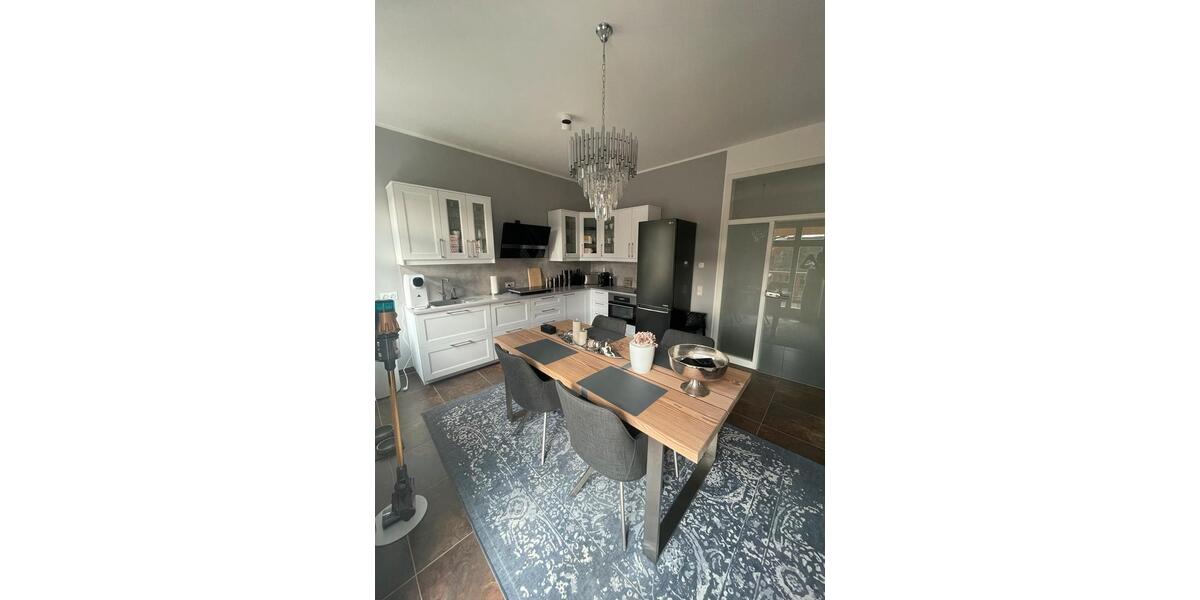 Etagenwohnung Barleben - 4 Zimmer, 121 m&sup2;, 1.300&euro; | Angebot:25832964