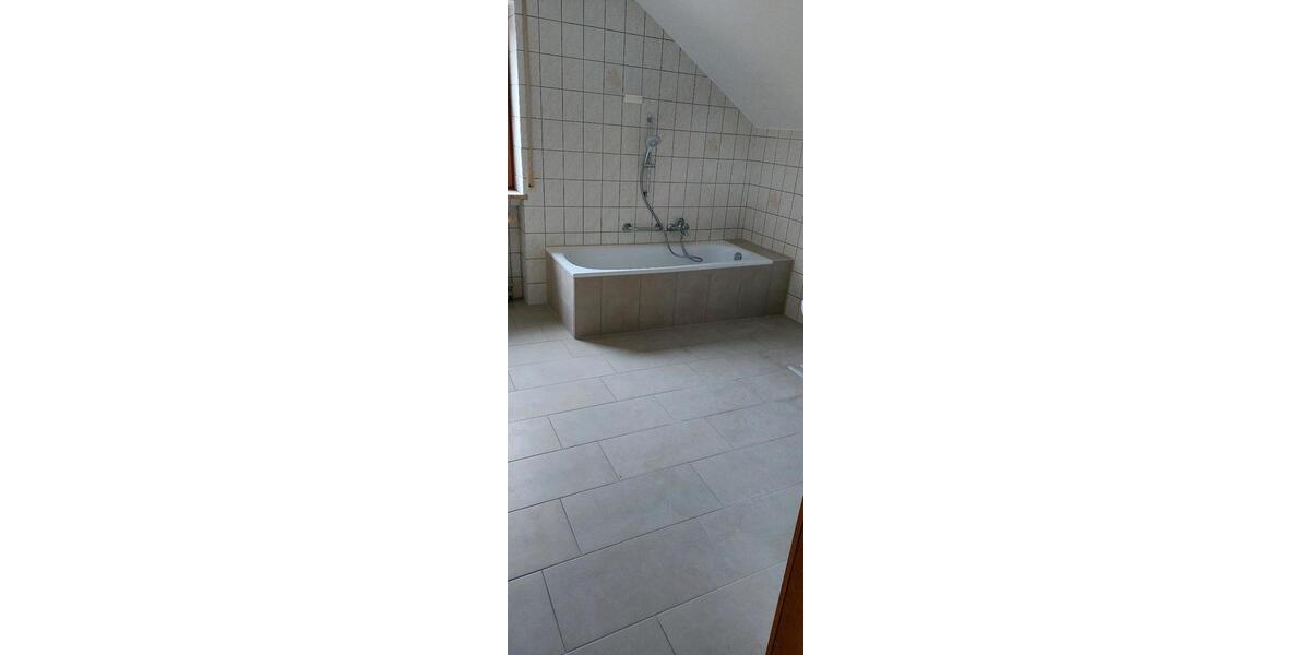 Dachgeschoßwohnung Pocking - 3 Zimmer, 99 m&sup2;, 1.155&euro; | Angebot:24572879
